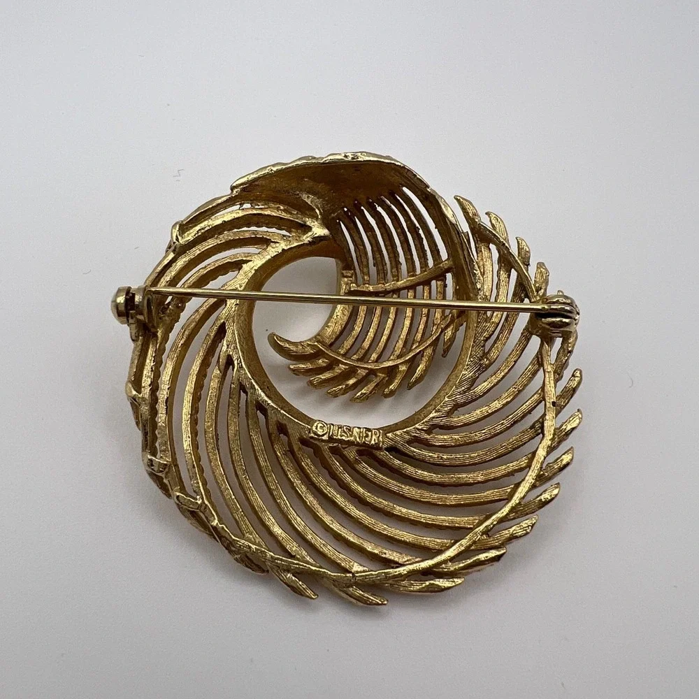 Lisner Vintage Gold Tone‎ Swirl Brooch Textured Ribbon Pin Mid Century Modern